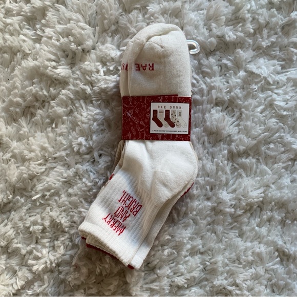 Rae Dunn Cushioned Mid Crew Christmas Socks - 5 Pairs - Furry & Bright - Picture 5 of 8